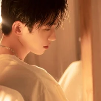 Âu Dương Bảo Bình [@Aquarius_Acansaries]