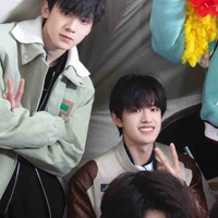 Con tác giả xì que