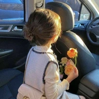 Kim Y/n - Y Lúc Nhỏ