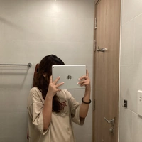Tác giả chinh gái