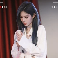Vương Dịch "cô"