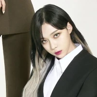 Kim Minjeong ( Winter)