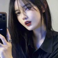 Đinh Thuần Mộc ( Chị họ cô và chị cô )