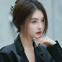 Nhã Tịnh/ bạn cô