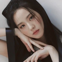 Kim Jisoo ( Cô)