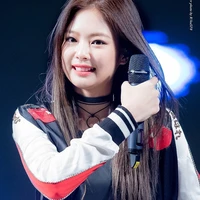Kim Jennie - Em