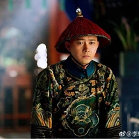 Tiểu cách tử ( hầu hạ nữ9 )