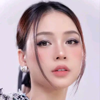 Nguyễn Hà My ( Em Gái Huy )