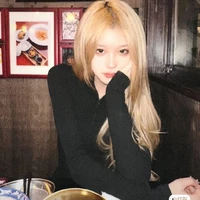 Vô Chi Nguyệt - mẹ MK