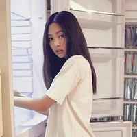 Jennie Kim ( cô  )
