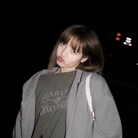Lalisa Manoban ( Chị )