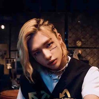 Hwang Hyun-jin (Hyunjin)
