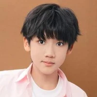 Dư Tuấn Hy(4 V)