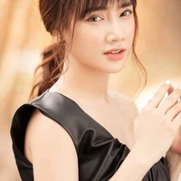 Nhã Phương ( mẹ của Huy)