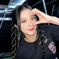 Kim Jisoo (cô)