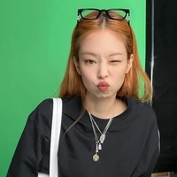 Kim Jennie -em