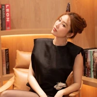Thúy Ngân - Cô