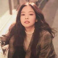 Jennie Kim ( cô )
