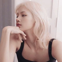 Lalisa Manobal (cô)