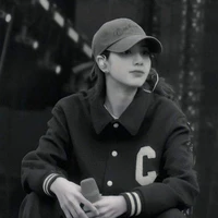 Lisa(Chị 2 Cô)
