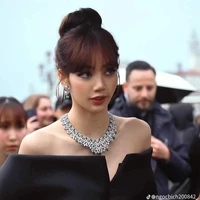 Lạp Lệ Sa ( cô )