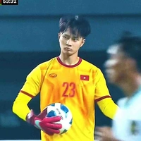 C. Văn Bình 