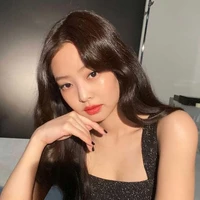Jennie/ ne/