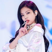 Kim Jennie_Em