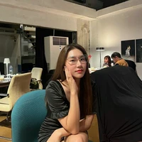 irin Armstrong (em nàng)