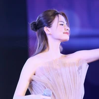 Becky Armstrong(nàng)