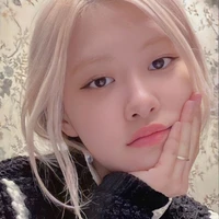 Chị gái Ru (Cheayoung) @roses_are_rosie