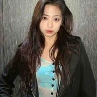 Ahyeon ( bạn học cô )