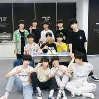 TF Gia Tộc