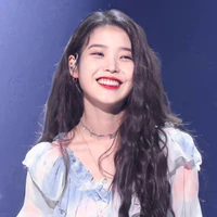 IU " chị "