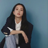 kim jisoo " cô"