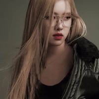 park chaeyoung " chị"