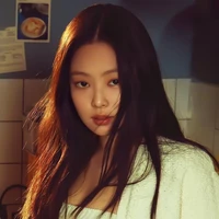 Kim Jennie - Em