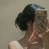 y/n(chị họ cô)