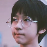Hạ Tuấn Lâm (lúc nhỏ)