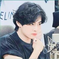 Kim Taehyung - V