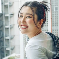 Thúy Ngân(em gái sinh đôi của Ngọc)