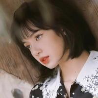 Lalisa Manobal ( Cô )