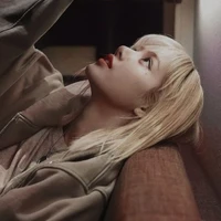 Lalisa Manobal ( Lúc 16t )