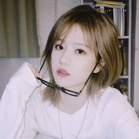 Bách Hân Dư team nàng