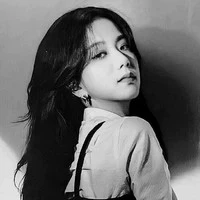 Kim Jisoo ( y )