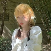 ୧ Huỳnh Tiêu Nhã Tịnh