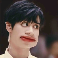 Tác giả đang umee TNT