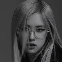 Park Chaeyoung [ Rosé ] (Em)