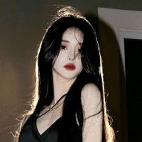Hoàng Hải Yến_ chị cả Tân