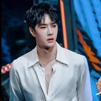 Vương Nhất Bác - Hắn